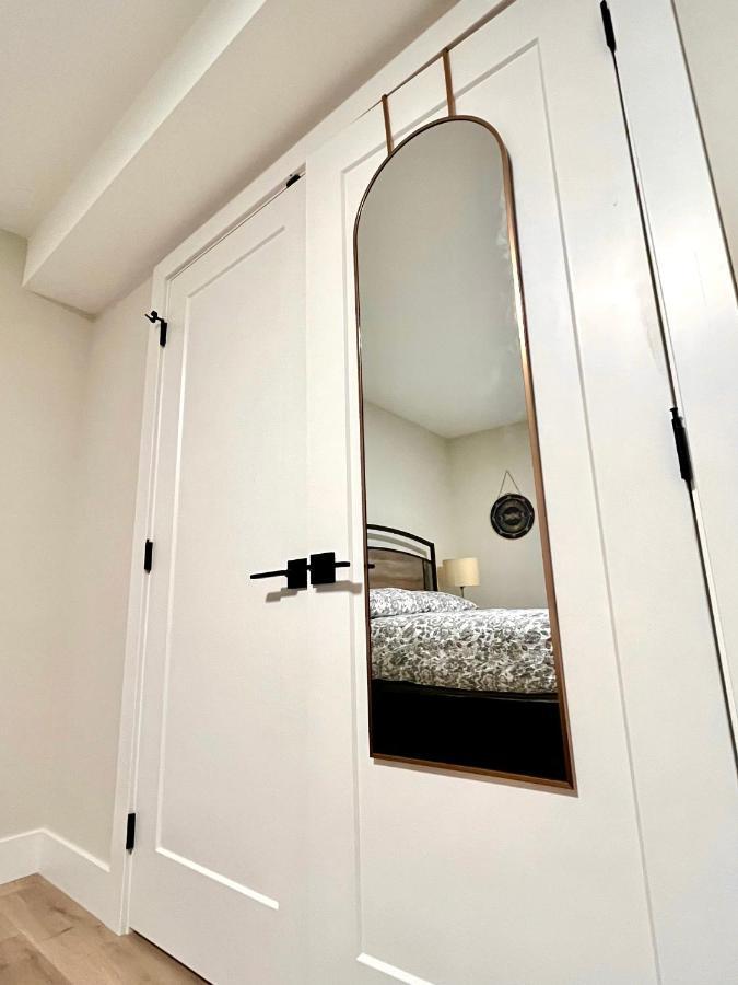 The Harmony Inn Spacious 2 Bdrms 2 Beds Basement Suite เซอร์รีย์ ภายนอก รูปภาพ